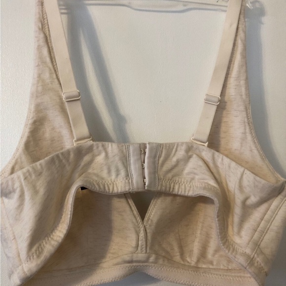 Wireless Soft Cream Bra - Picture 3 of 3